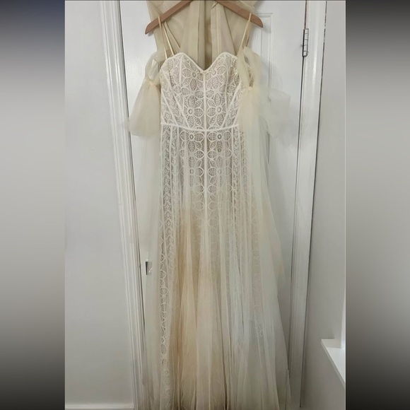 BHLDN Willowby Cordova Ophelia Wedding Dress - Picture 2 of 9